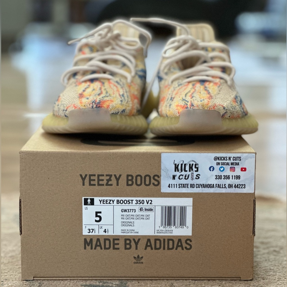 Yeezy BOOST 350 - Picture 12 of 12